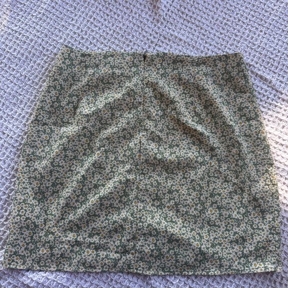 Skirt - Picture 2 of 3